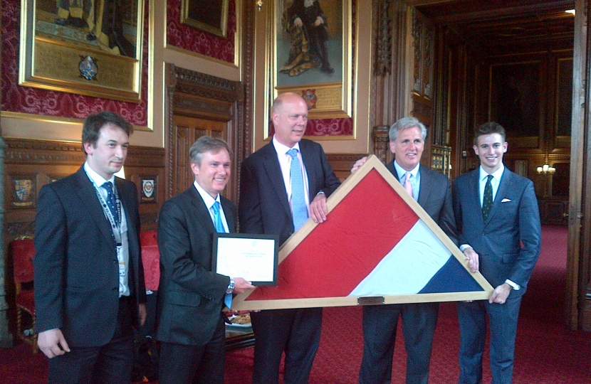 Exchanging the US and UK flags with the US House Majority Leader