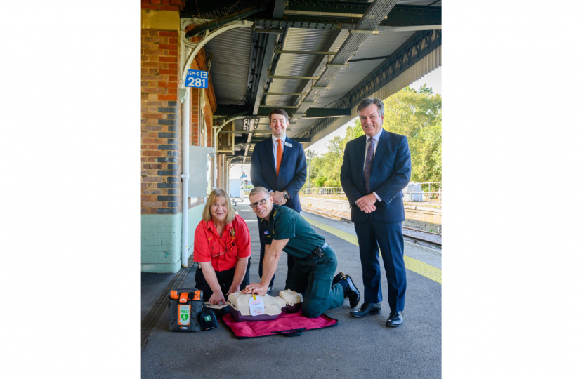 Henry Smith MP welcomes extension of life-saving defibrillator programme at Three Bridges Station