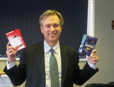 Henry Smith MP gives Eggs-tra support to Appeal!