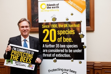 Henry Smith MP backs the bees