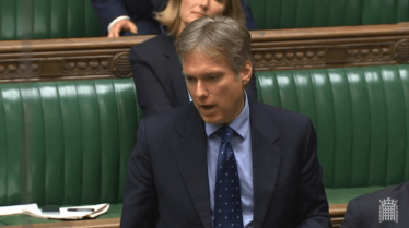 Henry Smith MP calls for greater mental health support for young people