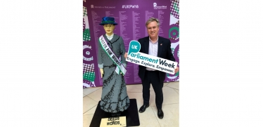 Henry Smith MP calls on Crawley to get involved with UK Parliament Week 2018