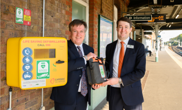 Henry Smith MP, leading charities and health organisations urge people in Crawley to register their defibrillators on new database to help save lives